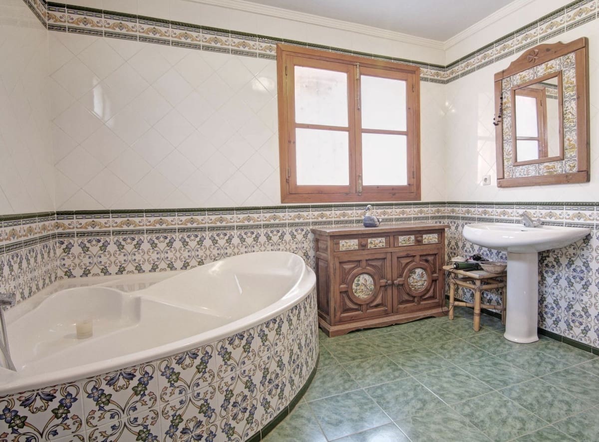 3 slaapkamer Villa te koop in Nerja met zwembad garage - € 995.000 (Ref: 9191785)