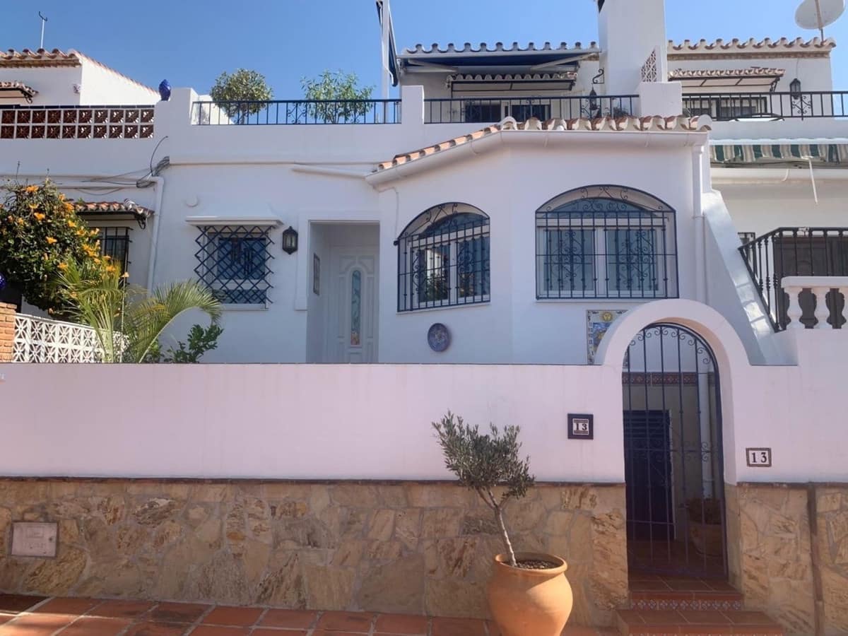 2 quarto Casa em Banda para venda em Nerja com piscina - 359 000 € (Ref: 9191840)