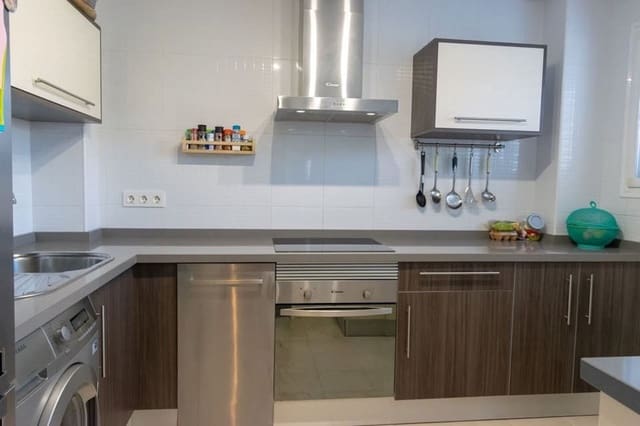 4 soverom Hus til salgs i Torrox-Costa, Torrox med svømmebasseng - € 360 000 (Ref: 9205675)