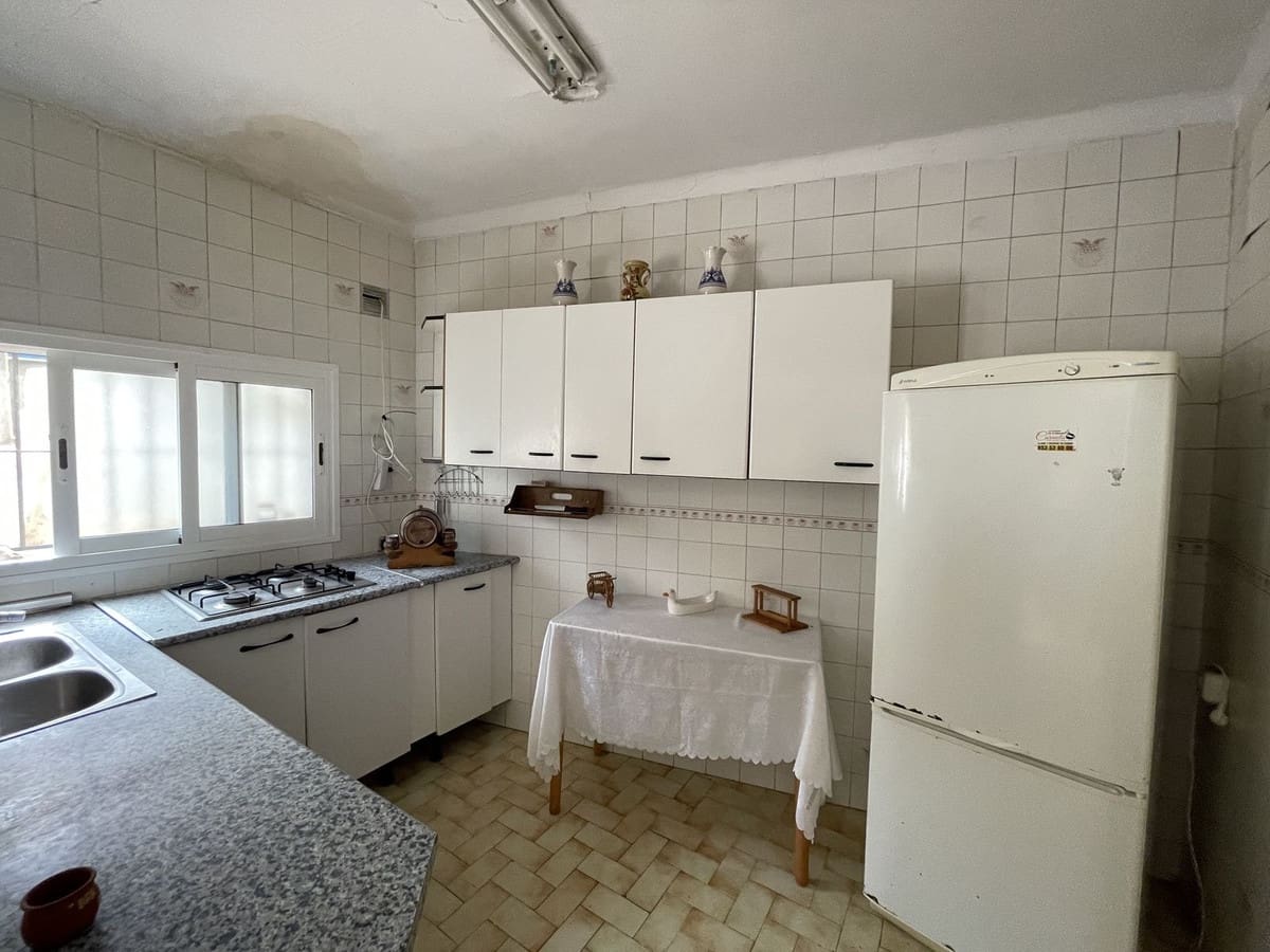 5 soveværelse Byhus til salg i Maro - € 420.000 (Ref: 9246150)