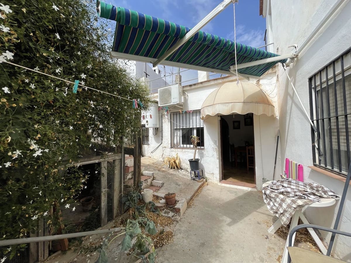 5 soveværelse Byhus til salg i Maro - € 420.000 (Ref: 9246150)