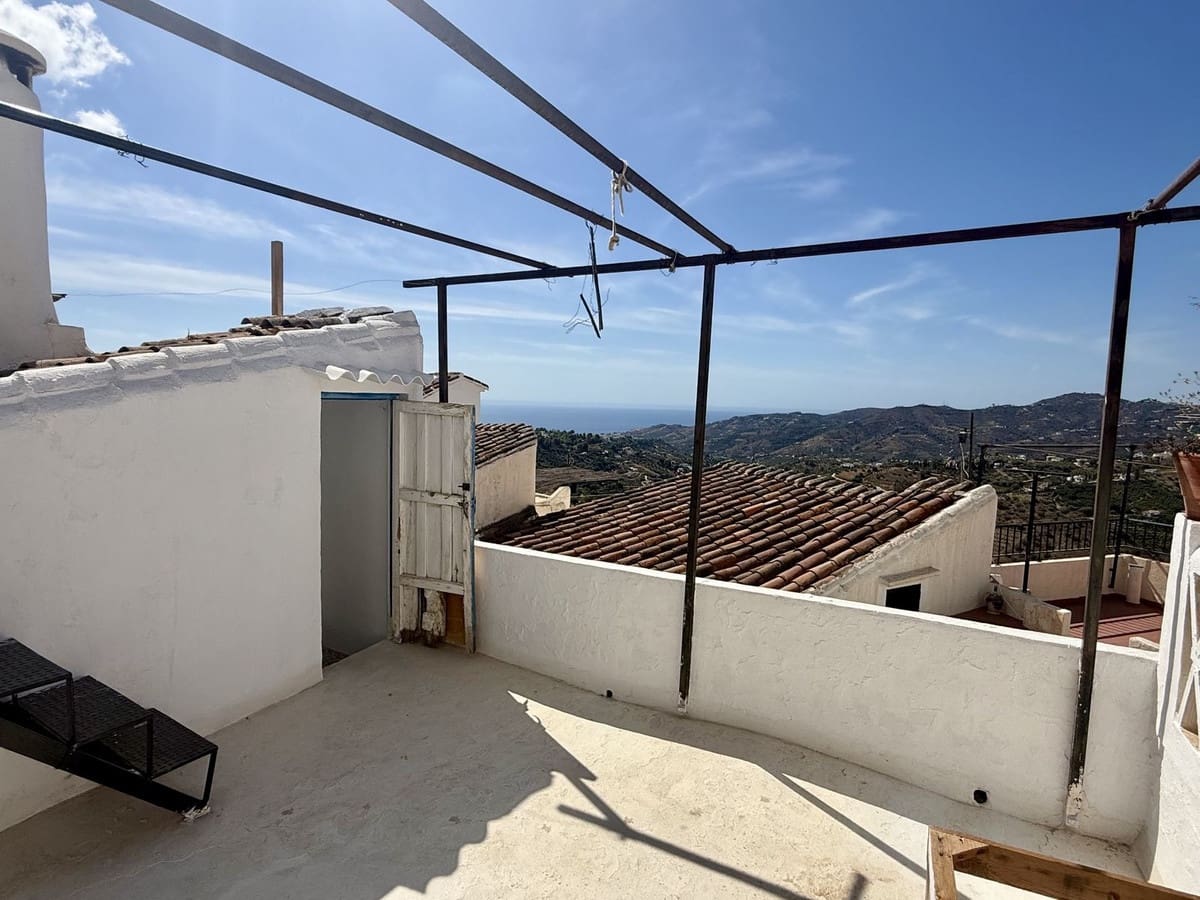 Casa de 3 habitaciones en Frigiliana en venta - 295.000 € (Ref: 9261920)