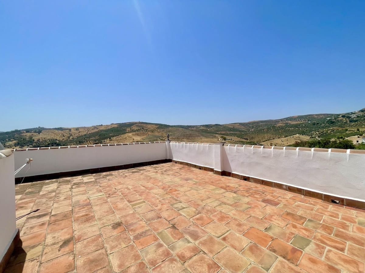 3 bedroom Villa for sale in Periana with pool - € 364,950 (Ref: 9261921)