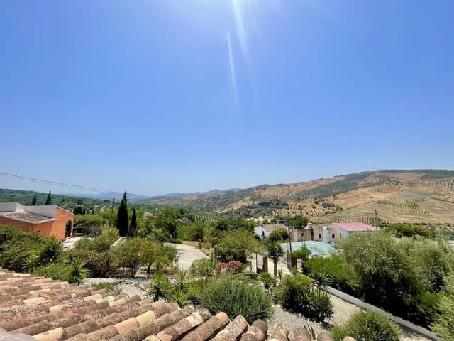 Chalet de 3 habitaciones en Periana en venta con piscina - 364.950 € (Ref: 9261921)