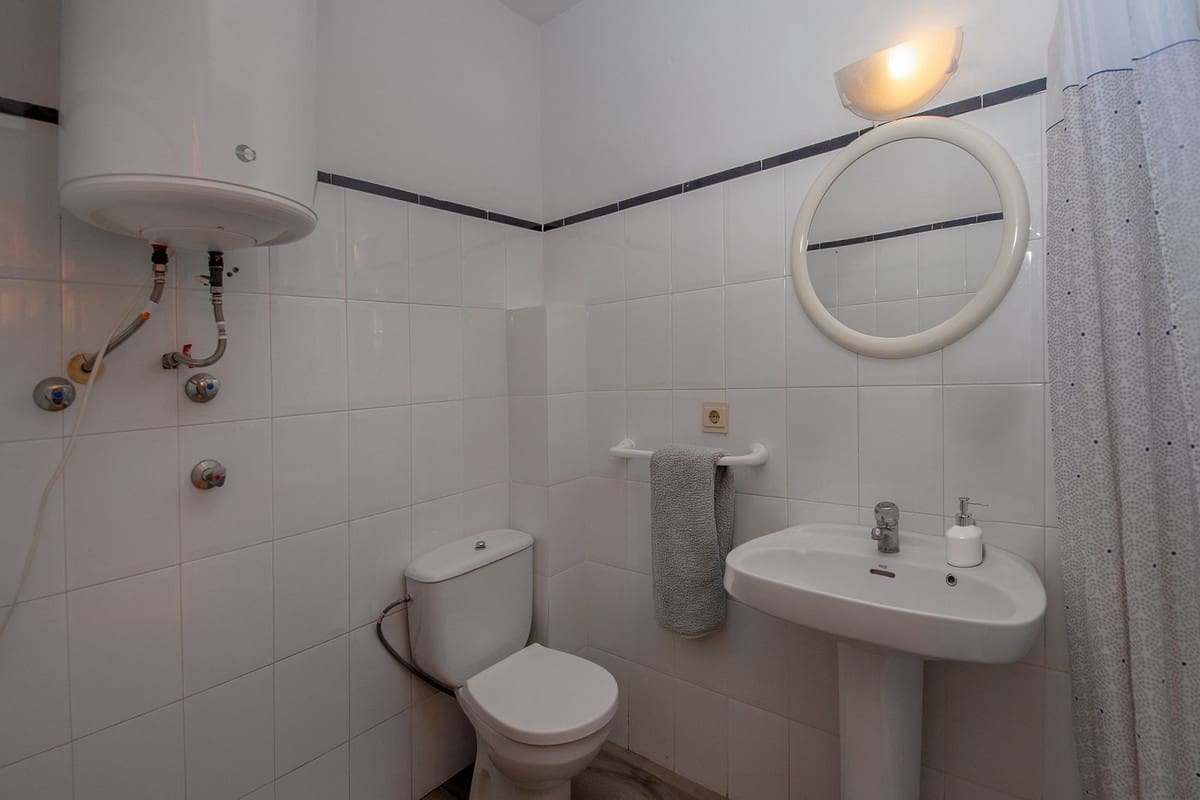 3 soveværelse Villa til salg i La Herradura med swimmingpool garage - € 525.000 (Ref: 9311612)