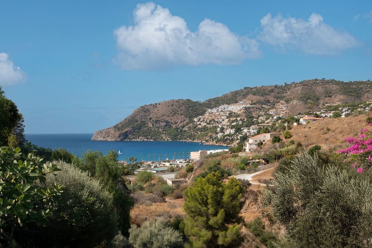 3 soveværelse Villa til salg i La Herradura med swimmingpool garage - € 525.000 (Ref: 9311612)