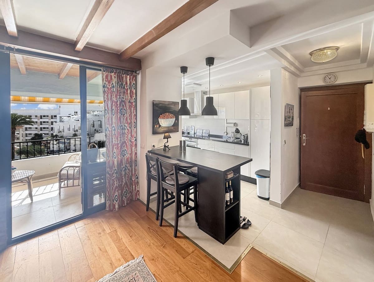 2 soverom Penthouse til salgs i Nerja med svømmebasseng - € 475 000 (Ref: 9372374)