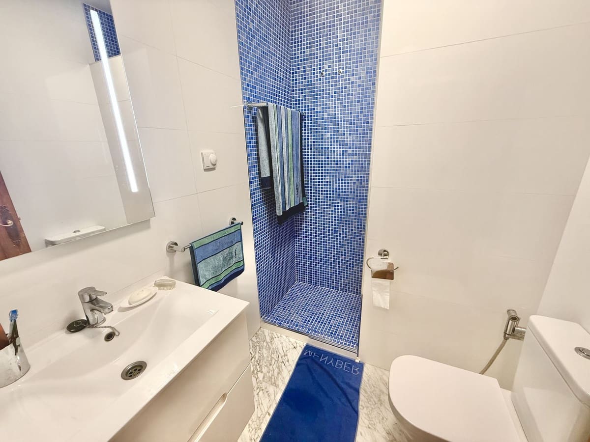 2 soverom Penthouse til salgs i Nerja med svømmebasseng - € 475 000 (Ref: 9372374)