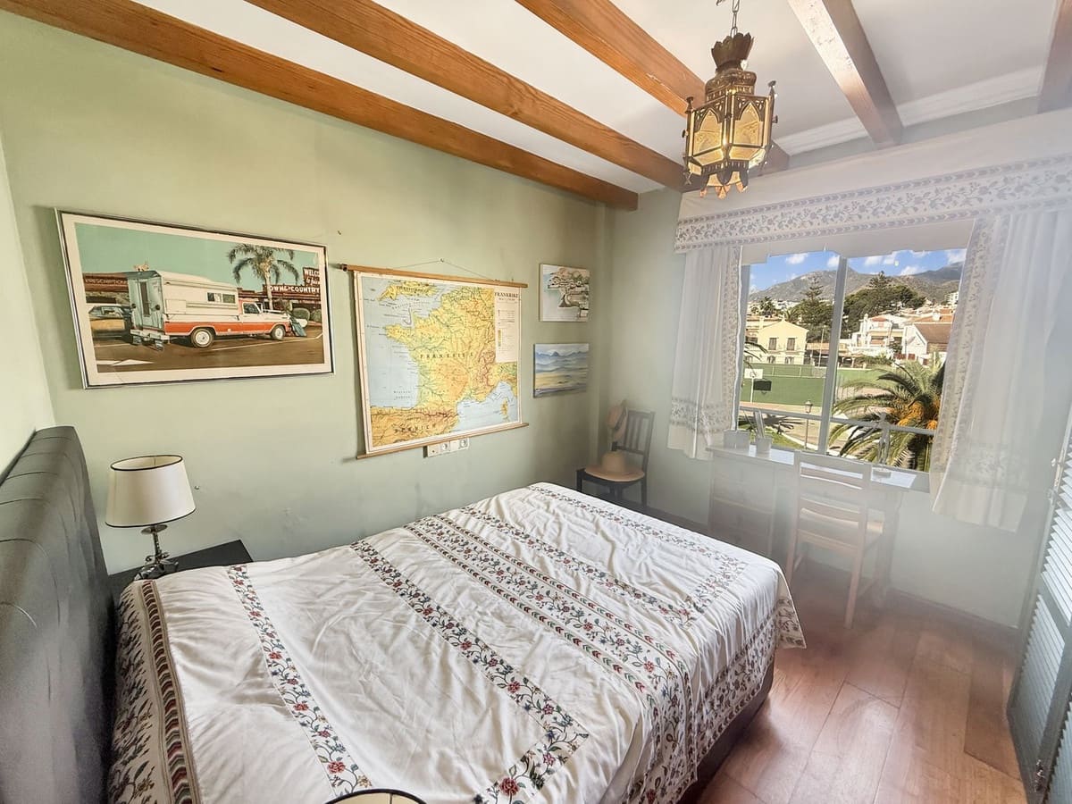 2 soverom Penthouse til salgs i Nerja med svømmebasseng - € 475 000 (Ref: 9372374)