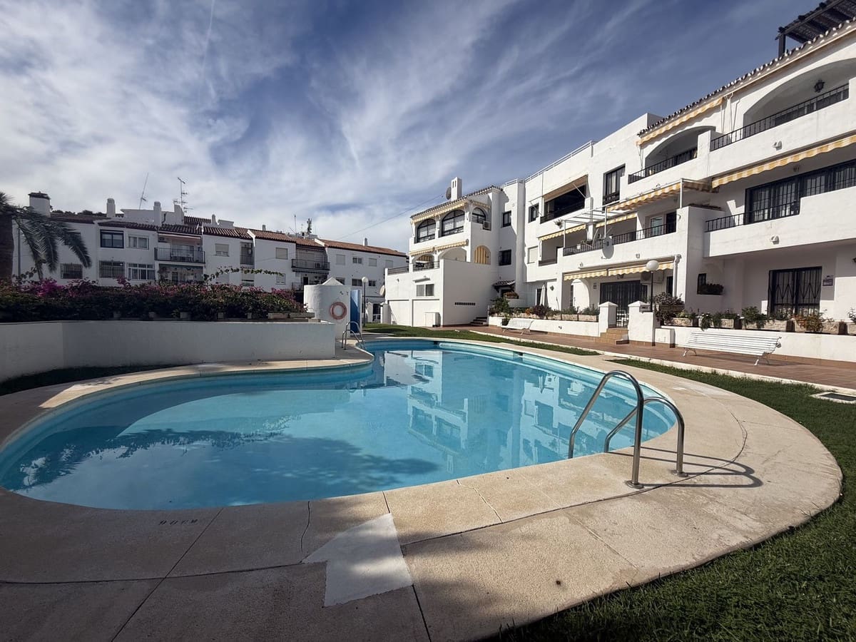 2 soverom Penthouse til salgs i Nerja med svømmebasseng - € 475 000 (Ref: 9372374)