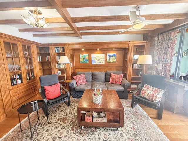 2 soverom Penthouse til salgs i Nerja med svømmebasseng - € 475 000 (Ref: 9372374)