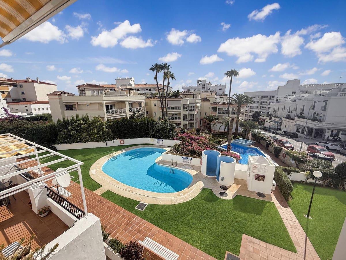 2 soveværelse Penthouse til salg i Nerja med swimmingpool - € 475.000 (Ref: 9372374)