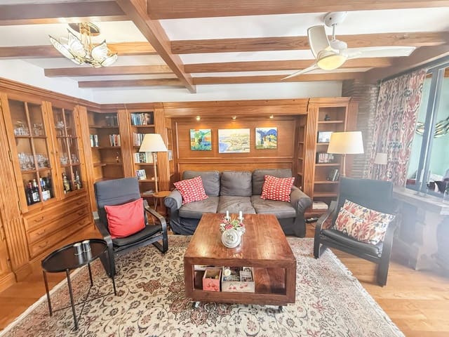 2 chambre Penthouse à vendre à Nerja avec piscine - 475 000 € (Ref: 9372374)