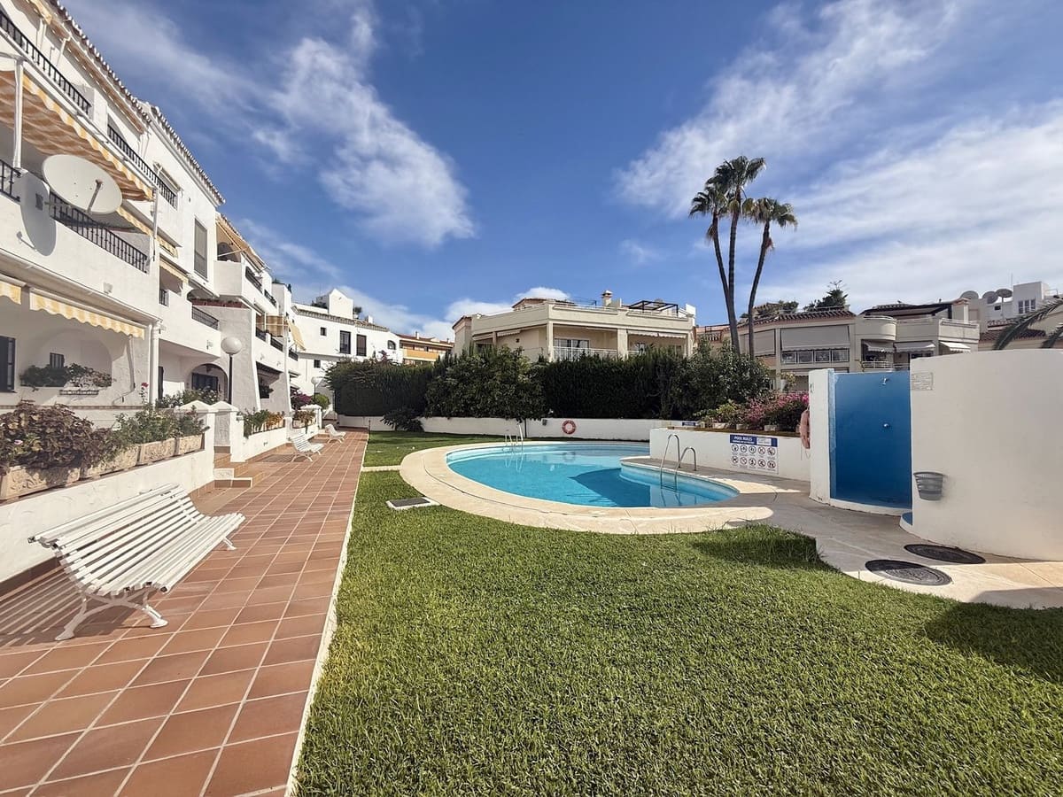 2 soveværelse Penthouse til salg i Nerja med swimmingpool - € 475.000 (Ref: 9372374)