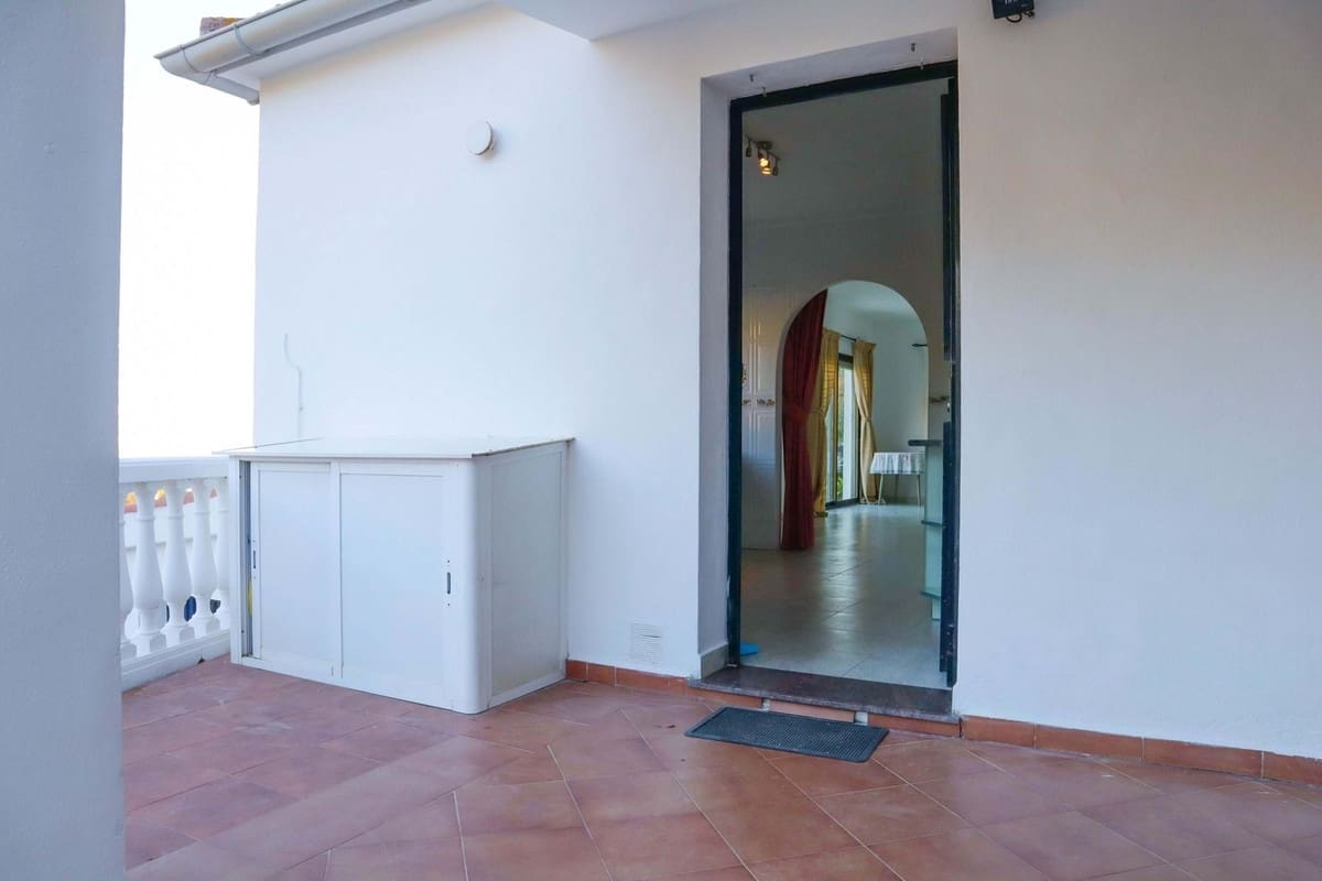 4 sypialnia Willa na sprzedaż w Torrox z garażem - 379 000 € (Ref: 9389963)