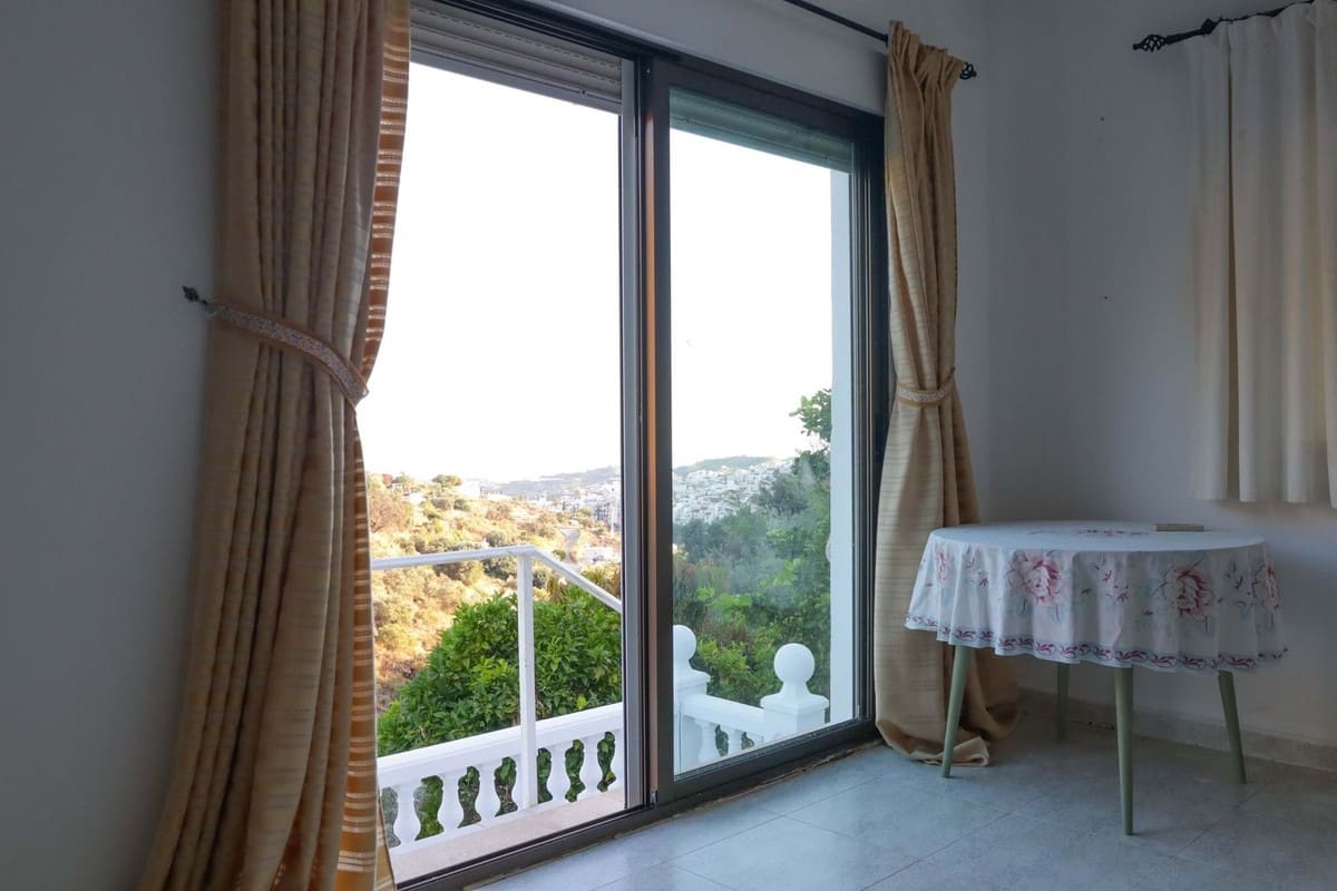 4 sypialnia Willa na sprzedaż w Torrox z garażem - 379 000 € (Ref: 9389963)