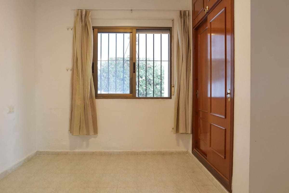 4 sypialnia Willa na sprzedaż w Torrox z garażem - 379 000 € (Ref: 9389963)