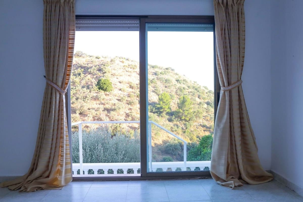 4 sypialnia Willa na sprzedaż w Torrox z garażem - 379 000 € (Ref: 9389963)