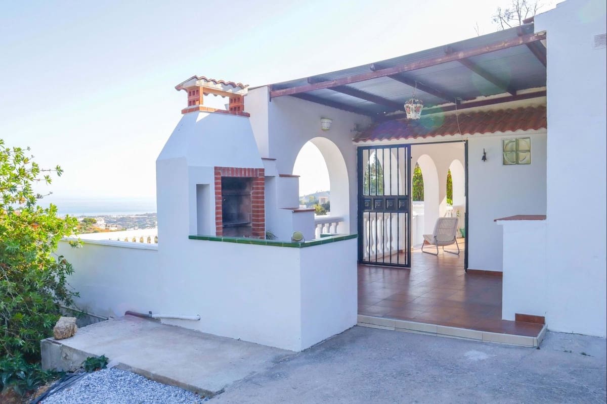 4 sypialnia Willa na sprzedaż w Torrox z garażem - 379 000 € (Ref: 9389963)