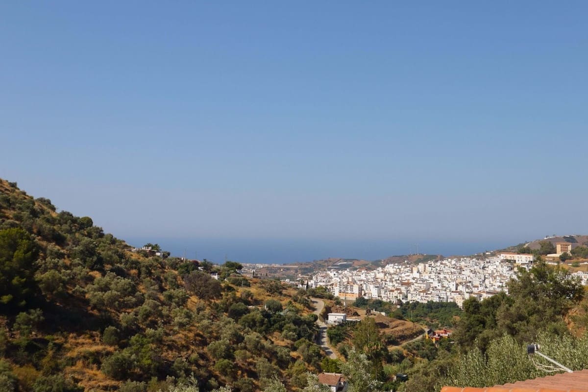 4 sypialnia Willa na sprzedaż w Torrox z garażem - 379 000 € (Ref: 9389963)