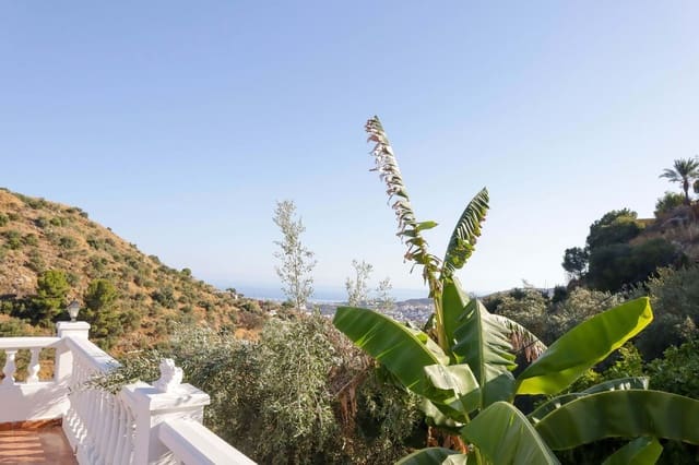 4 soverom Villa til salgs i Torrox med garasje - € 355 000 (Ref: 9389963)