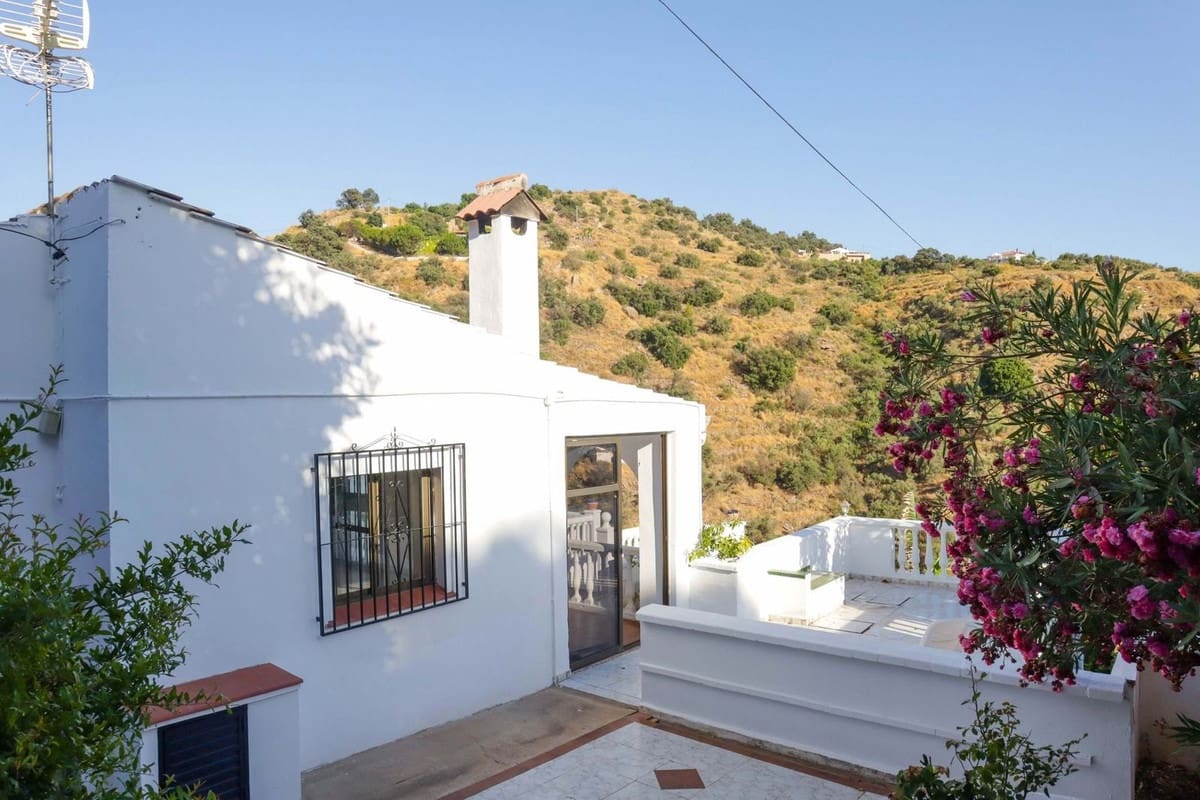 4 soveværelse Villa til salg i Torrox med garage - € 355.000 (Ref: 9389963)