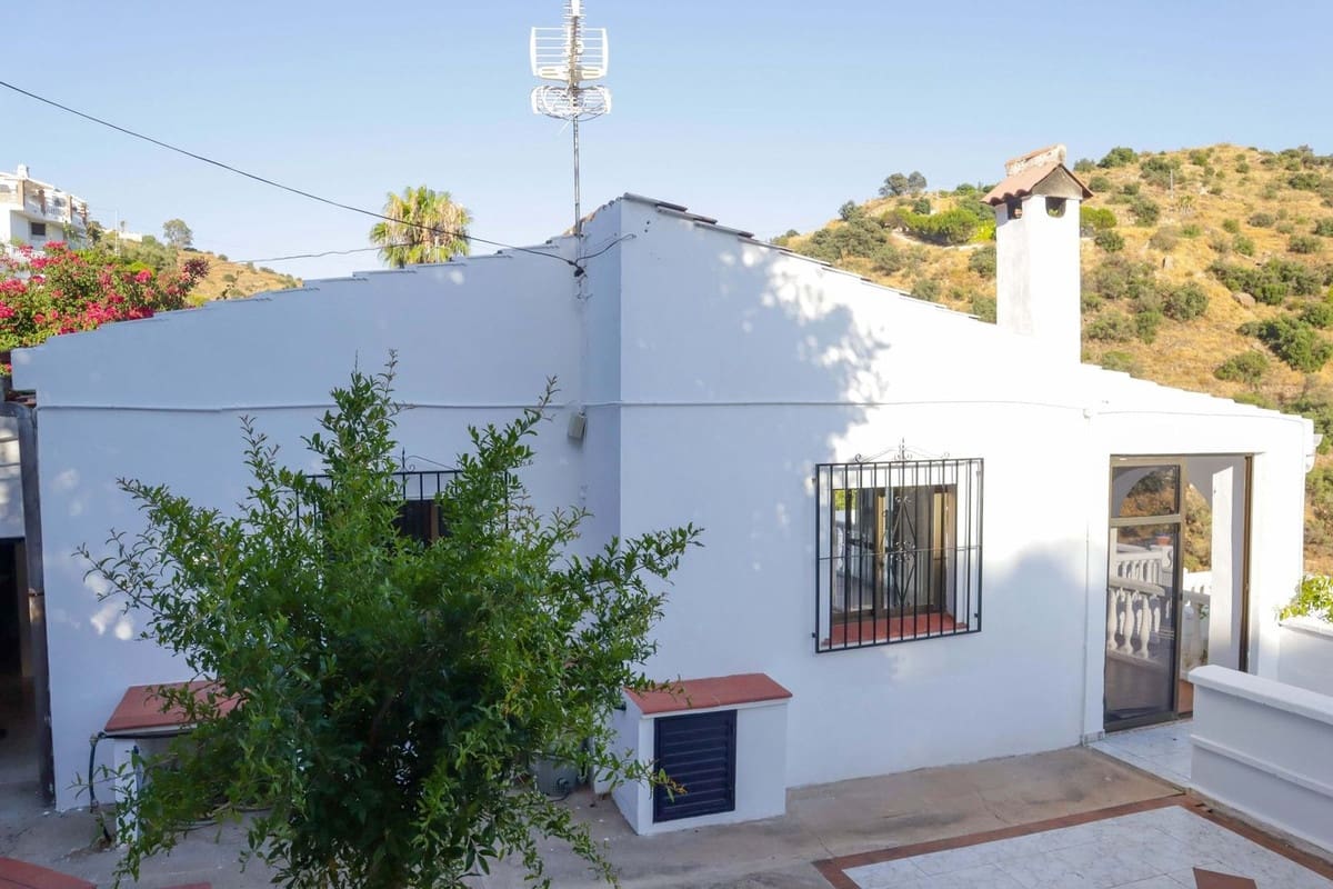 4 soveværelse Villa til salg i Torrox med garage - € 355.000 (Ref: 9389963)