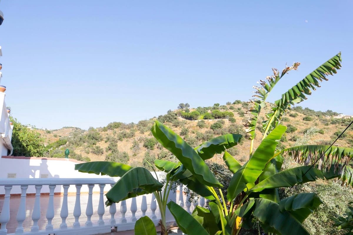 4 soveværelse Villa til salg i Torrox med garage - € 355.000 (Ref: 9389963)