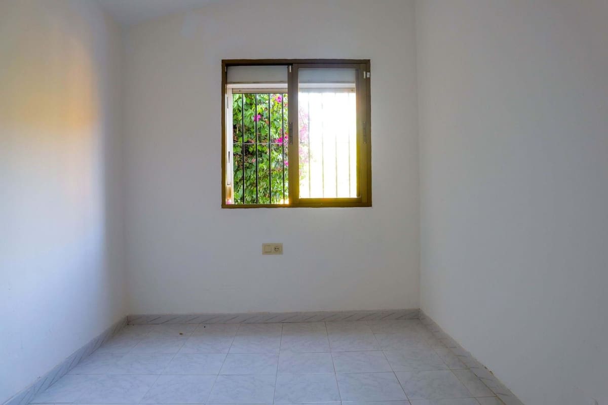 4 soveværelse Villa til salg i Torrox med garage - € 355.000 (Ref: 9389963)