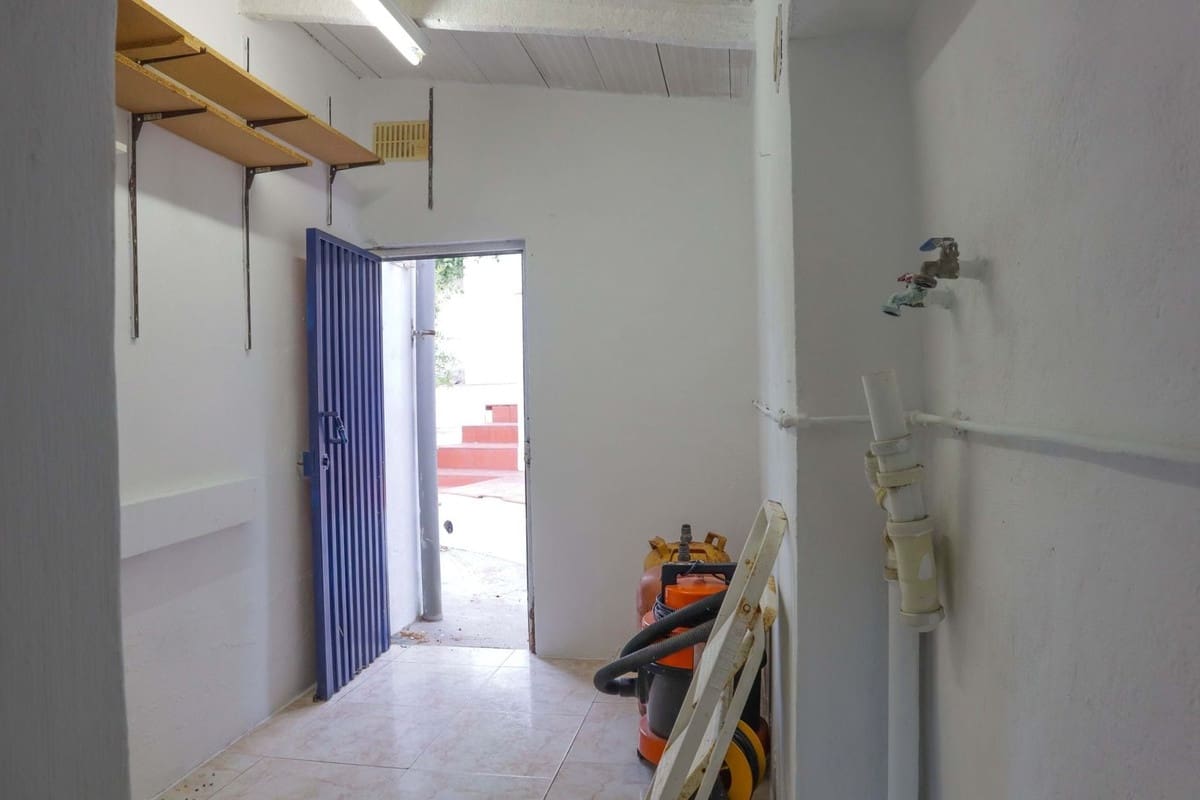 4 soveværelse Villa til salg i Torrox med garage - € 355.000 (Ref: 9389963)