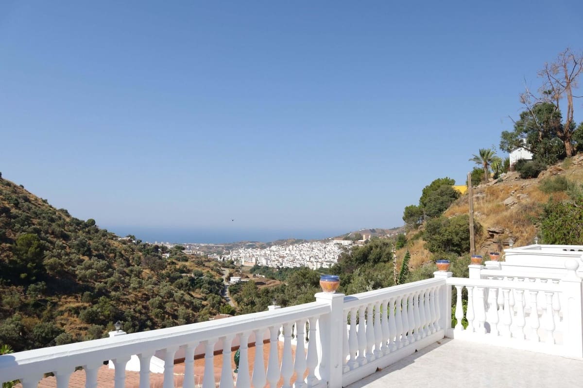 4 soveværelse Villa til salg i Torrox med garage - € 355.000 (Ref: 9389963)