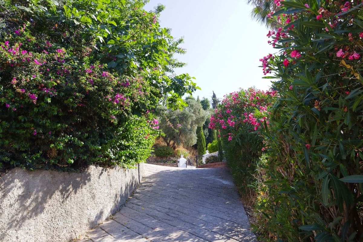 4 soveværelse Villa til salg i Torrox med garage - € 355.000 (Ref: 9389963)