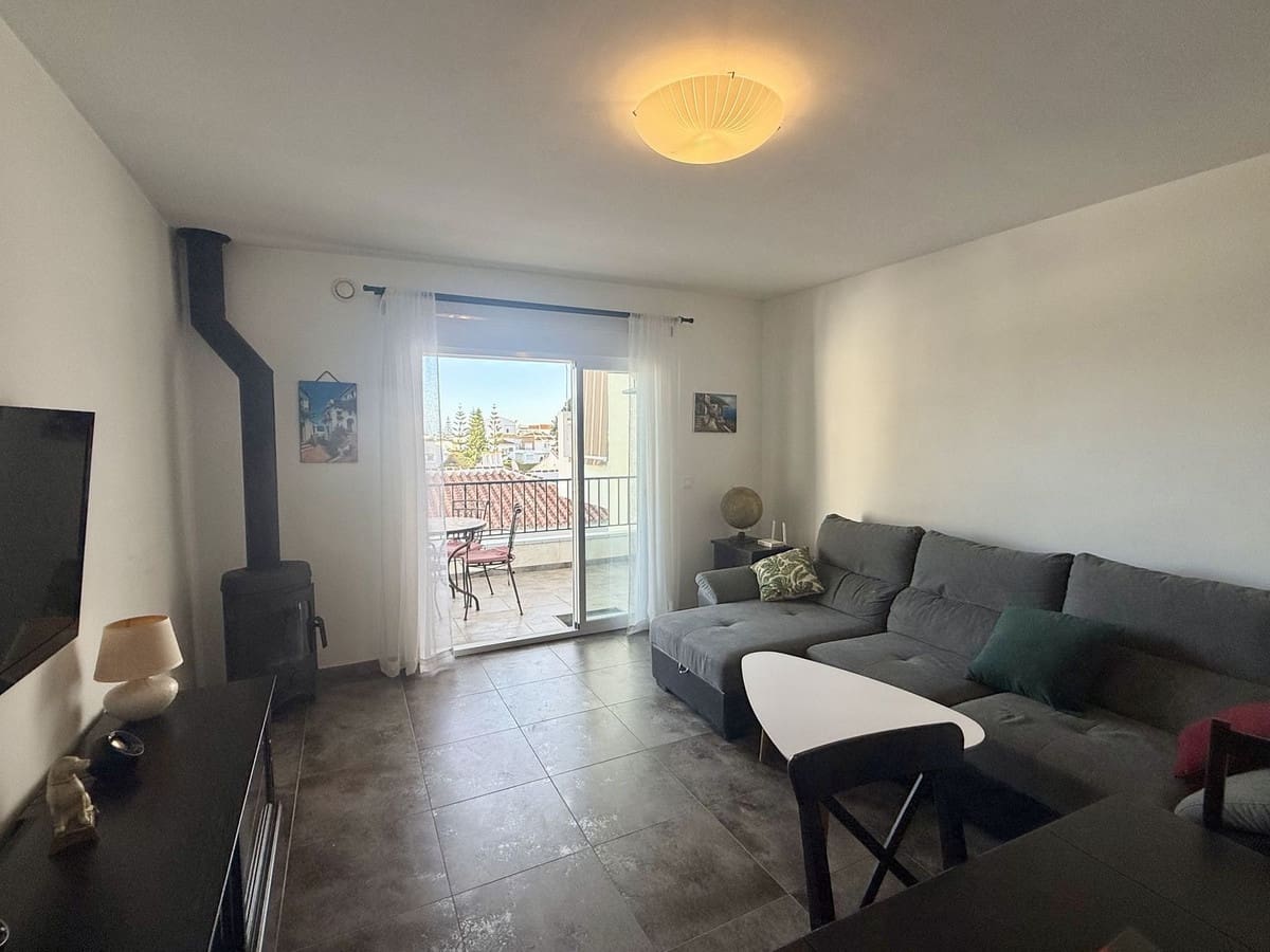 Casa de 3 habitaciones en Nerja en venta con piscina garaje - 349.000 € (Ref: 9539673)