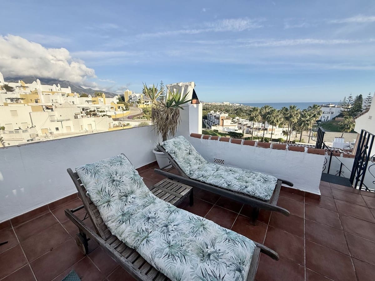 3 bedroom Townhouse for sale in Nerja with pool garage - € 349,000 (Ref: 9539673)
