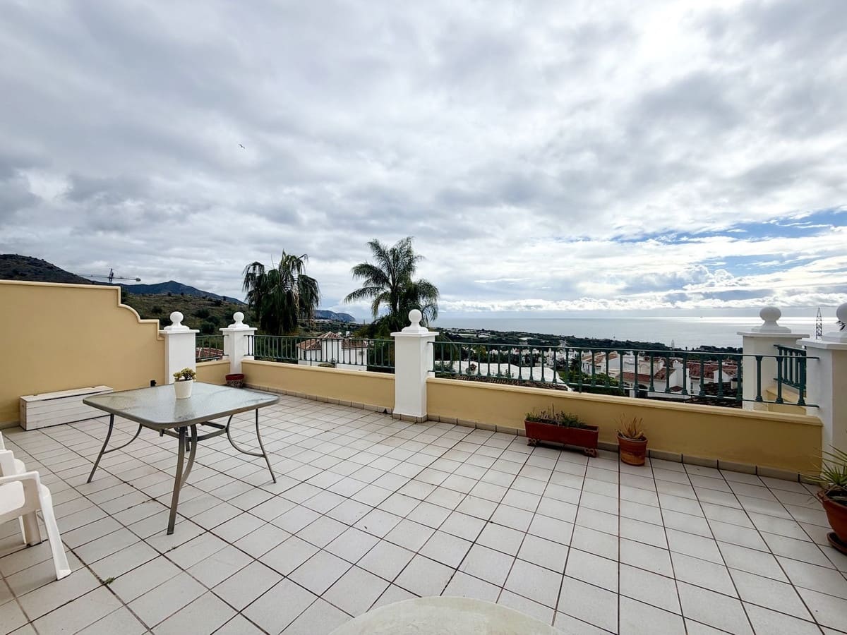 Apartamento de 2 habitaciones en Nerja en venta con piscina garaje - 420.000 € (Ref: 9542704)