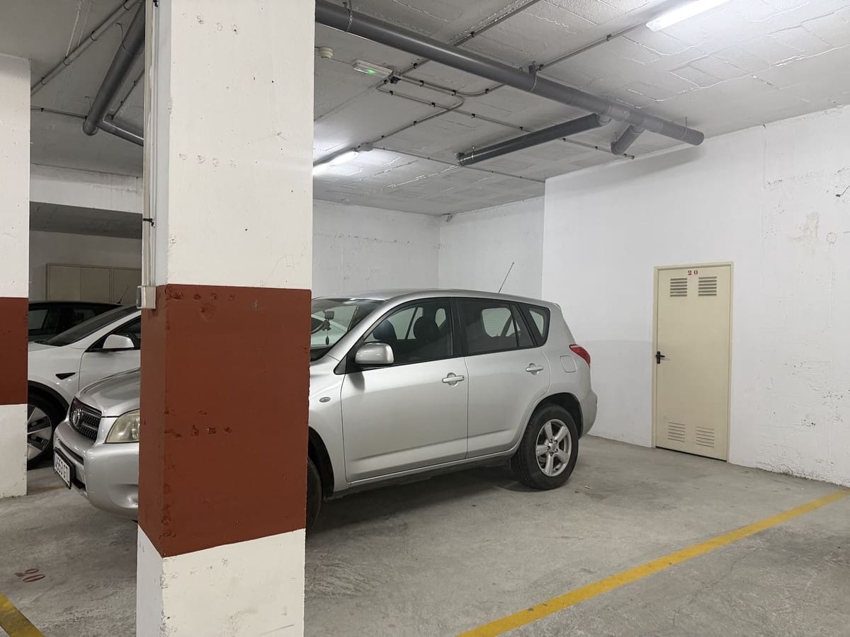 Apartamento de 2 habitaciones en Nerja en venta con piscina garaje - 420.000 € (Ref: 9542704)