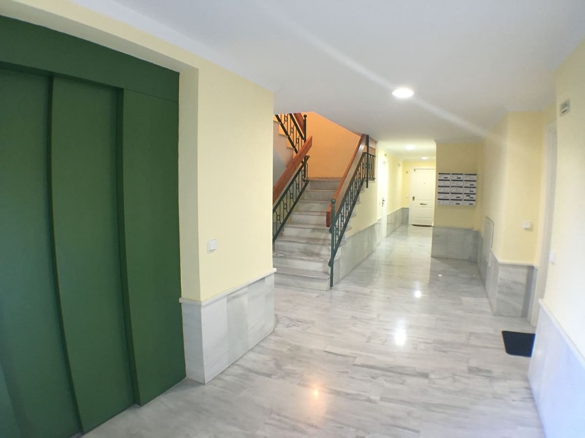 2 bedroom Apartment for sale in Nerja with pool garage - € 420,000 (Ref: 9542704)