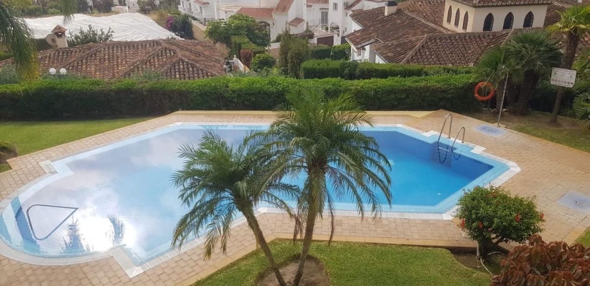2 bedroom Apartment for sale in Nerja with pool garage - € 420,000 (Ref: 9542704)