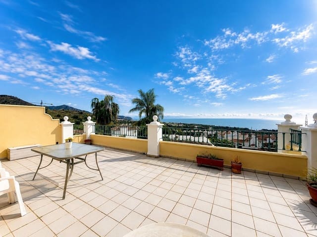 2 soverom Leilighet til salgs i Nerja med svømmebasseng garasje - € 420 000 (Ref: 9542704)