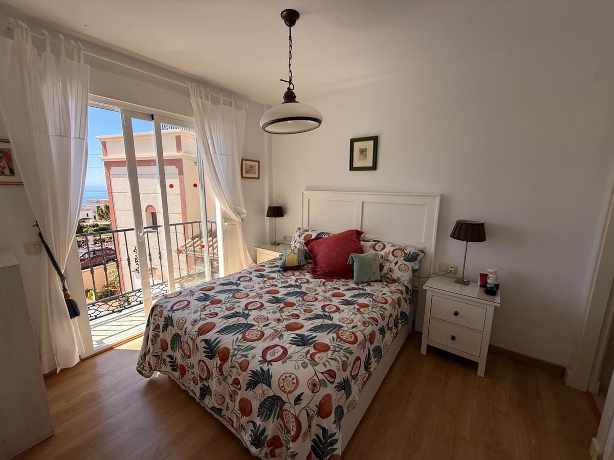 3 soveværelse Villa til salg i Nerja med swimmingpool garage - € 600.000 (Ref: 9570113)