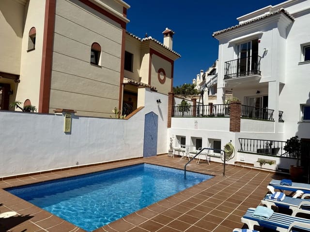3 soveværelse Villa til salg i Nerja med swimmingpool garage - € 600.000 (Ref: 9570113)