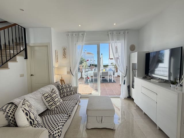 Chalet de 3 habitaciones en Nerja en venta con piscina garaje - 600.000 € (Ref: 9570113)