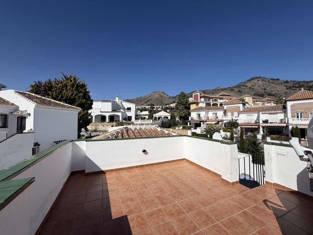 3 bedroom Villa for sale in Nerja with pool garage - € 600,000 (Ref: 9570113)