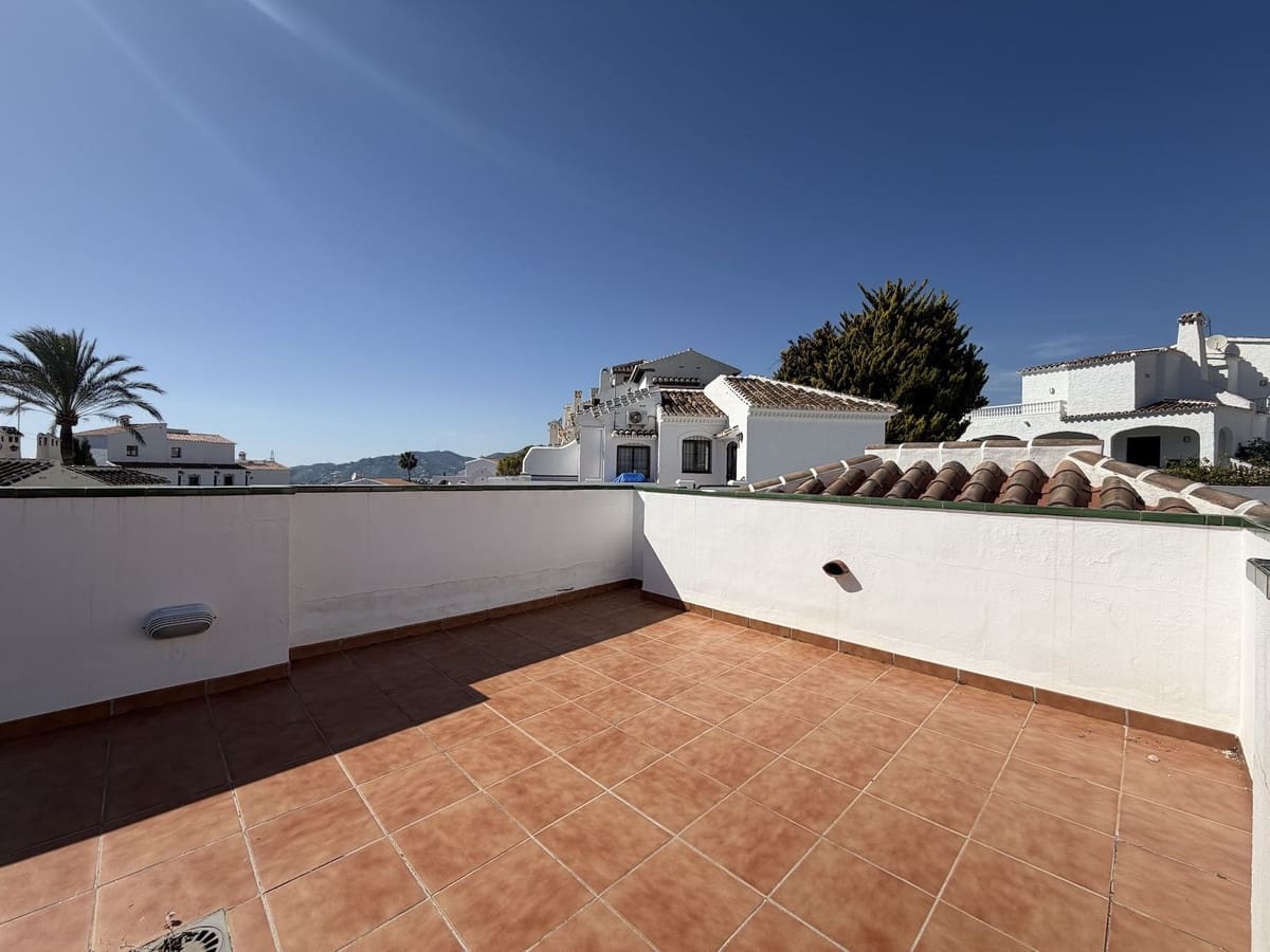 3 bedroom Villa for sale in Nerja with pool garage - € 600,000 (Ref: 9570113)