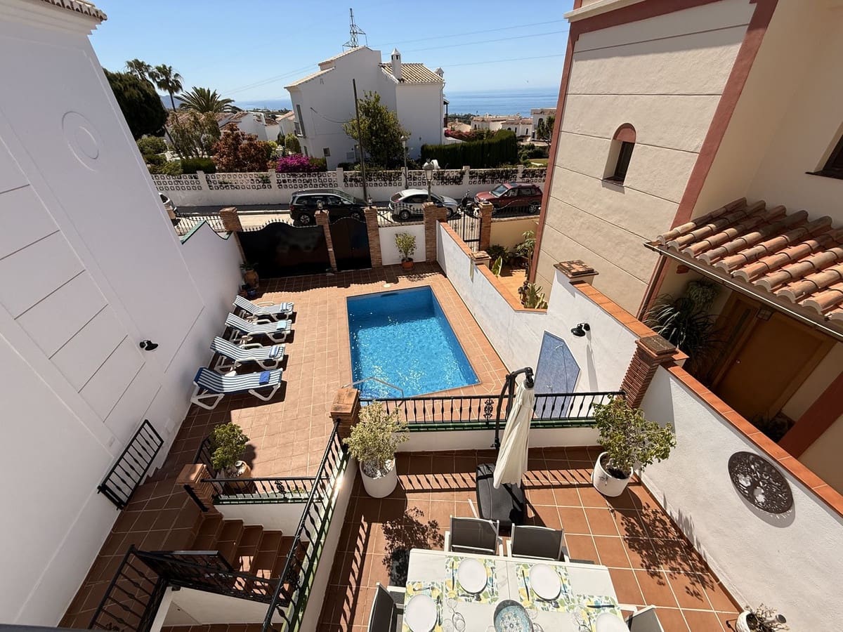 3 bedroom Villa for sale in Nerja with pool garage - € 600,000 (Ref: 9570113)