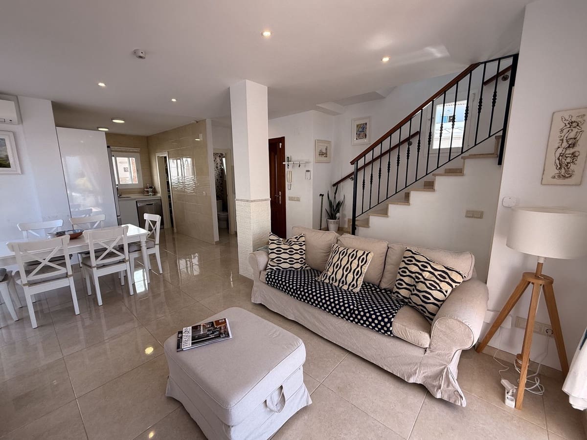 3 bedroom Villa for sale in Nerja with pool garage - € 600,000 (Ref: 9570113)
