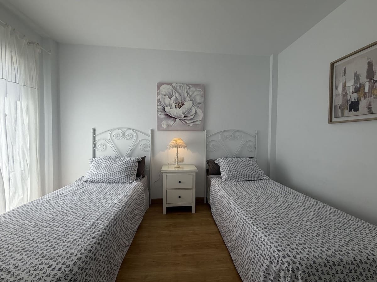 3 bedroom Villa for sale in Nerja with pool garage - € 600,000 (Ref: 9570113)