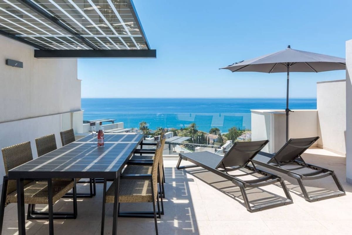 3 soveværelse Byhus til salg i Torrox-Costa med swimmingpool garage - € 599.000 (Ref: 9614113)