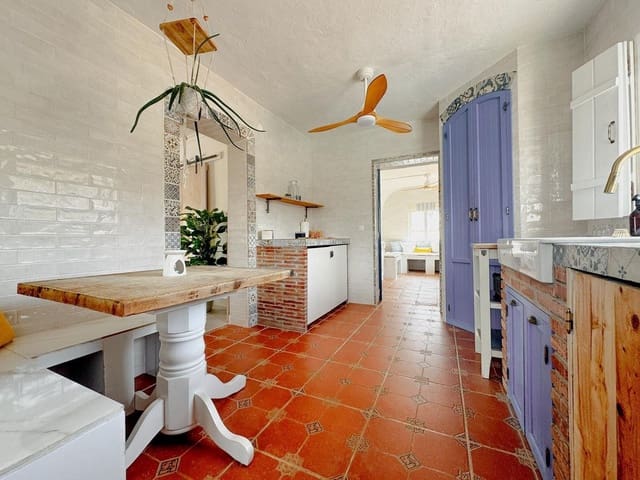 6 soverom Villa til salgs i Nerja med svømmebasseng garasje - € 1 099 000 (Ref: 9614239)