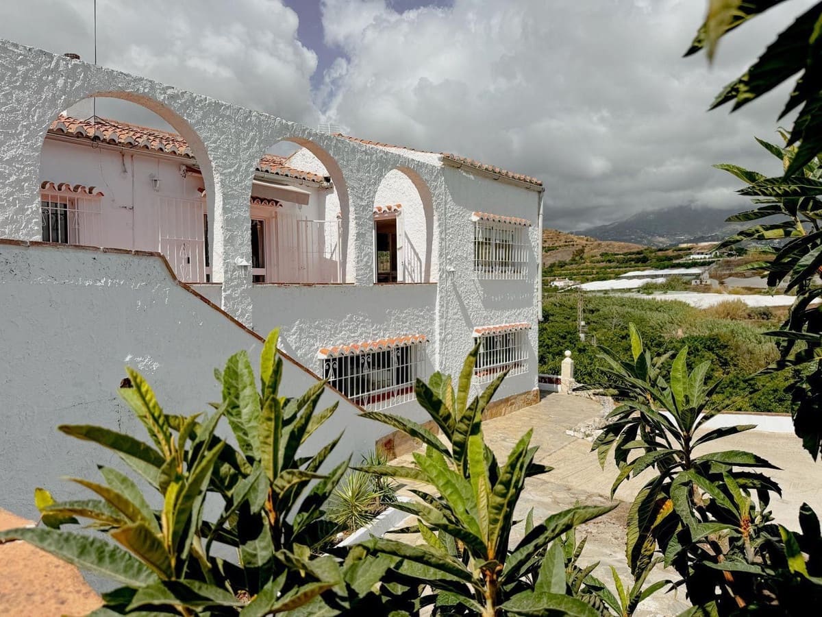 6 soverom Villa til salgs i Nerja med svømmebasseng garasje - € 1 099 000 (Ref: 9614239)